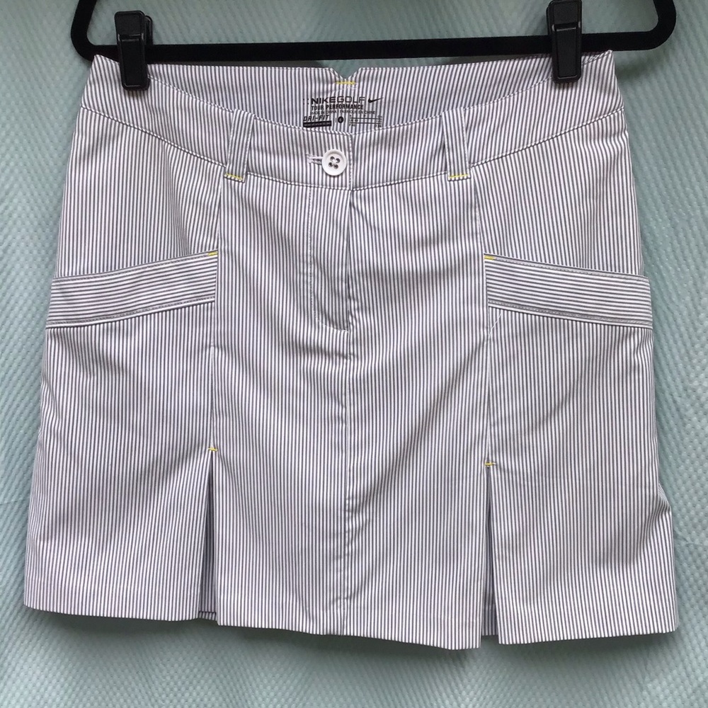 Nike Golf Tour Performance Dri-fit Pinstripe Golf Skort Skirt. Size 6